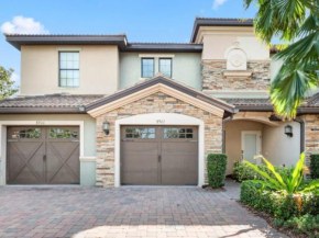 Modern Oasis in Prime Location 6348